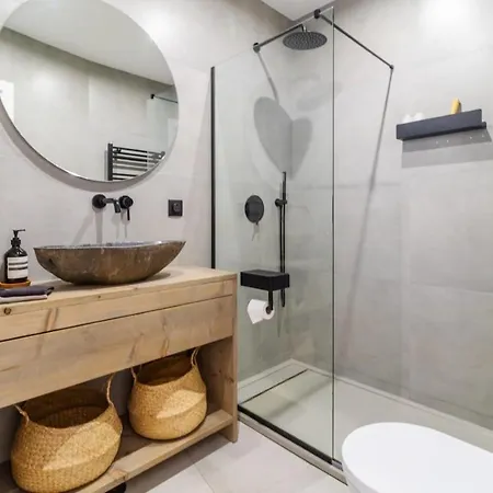 Casa Aura, Luxury Apartment, Pool, Outdoor Shower, 400m *