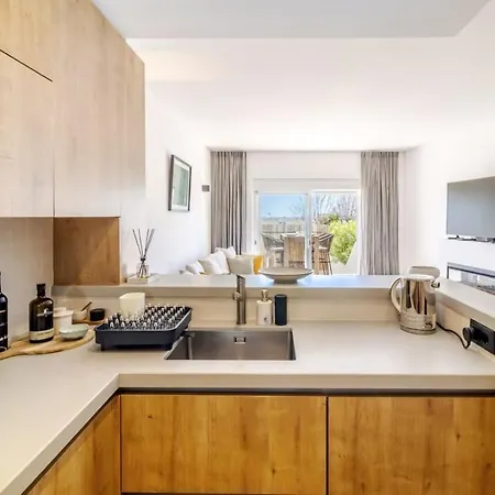 Casa Aura, Luxury Apartment, Pool, Outdoor Shower, 400m * Praia Da Luz