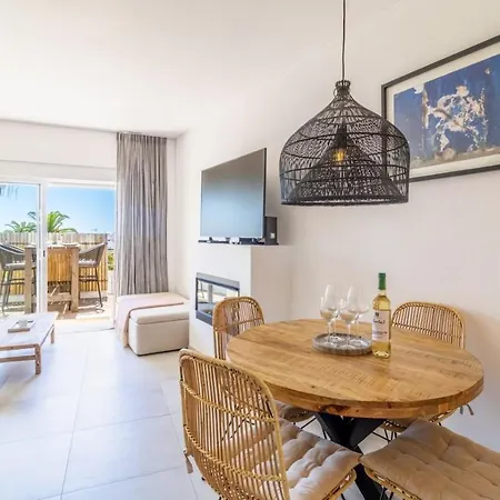 Casa Aura, Luxury Apartment, Pool, Outdoor Shower, 400m *