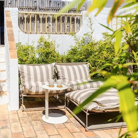 Casa Aura, Luxury Apartment, Pool, Outdoor Shower, 400m Luz