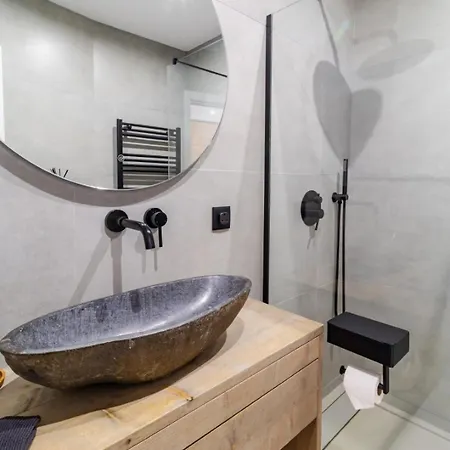 Casa Aura, Luxury Apartment, Pool, Outdoor Shower, 400m アパート Luz